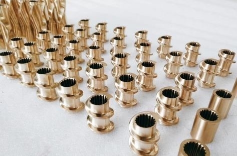 CTE-extruder 2 Thansfer met vlucht 3 Schroefelementen met vlucht voor de kunststofindustrie