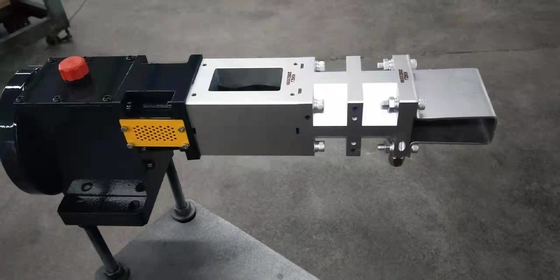 Co-roterende twee-schroef-extruders zijvoeder JCW63 gemakkelijk schoon te maken voor opgeblazen voedselfabriek
