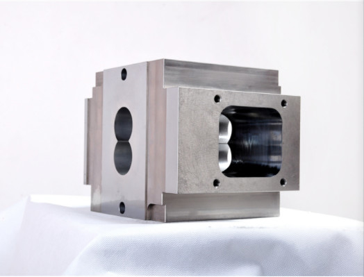 Nitride staal tweeling schroef extruders schroefsegmenten en vaten 58 - 62HRC hardheid door joiner