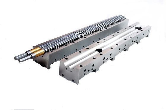 Tweeling van de de Extruderschroef van de Schroefschacht Plastic van de het Ontwerpextruder de Schroefdelen WR15E Materiaal
