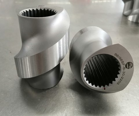 LCM230 van de extruder Hoge Slijtage en Corrosie Schroefelementen voor het Maken van pp en PE